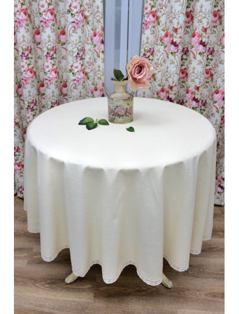 Скатерть овальная с кружевом