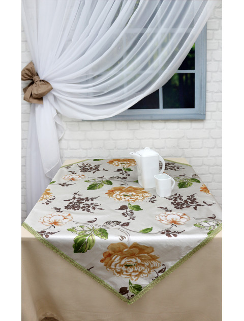 Скатерть серебристый с оранжево-зелеными цветами, зеленое кружево