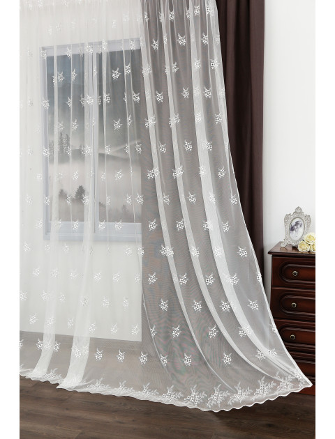 Тюль сетка с вышивкой молочный